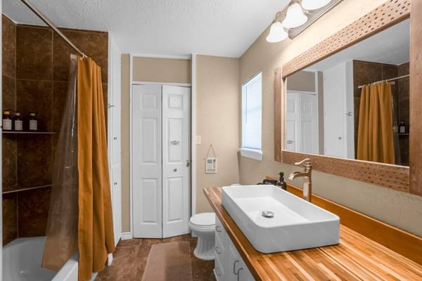 Full bathroom